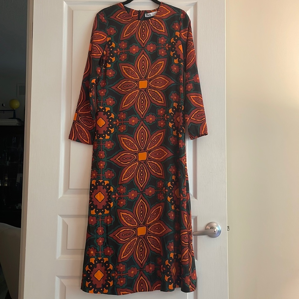NEW WITH TAGS Zara Midi Dress